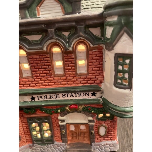 Dickens Collectables Towne Series Police Station with Cord and Original Box 1994 - Picture 11 of 12
